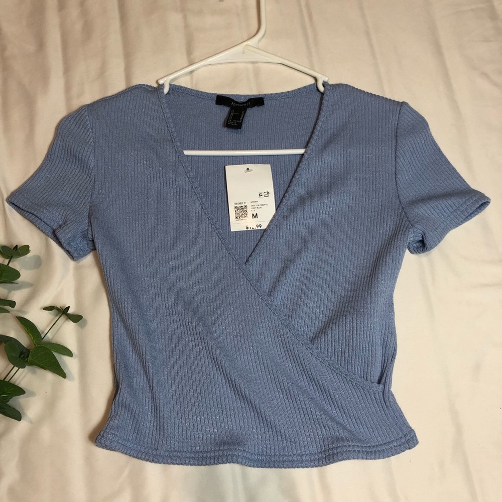 Forever 21 wrap top t shirt, periwinkle sky blue, medium, ribbed